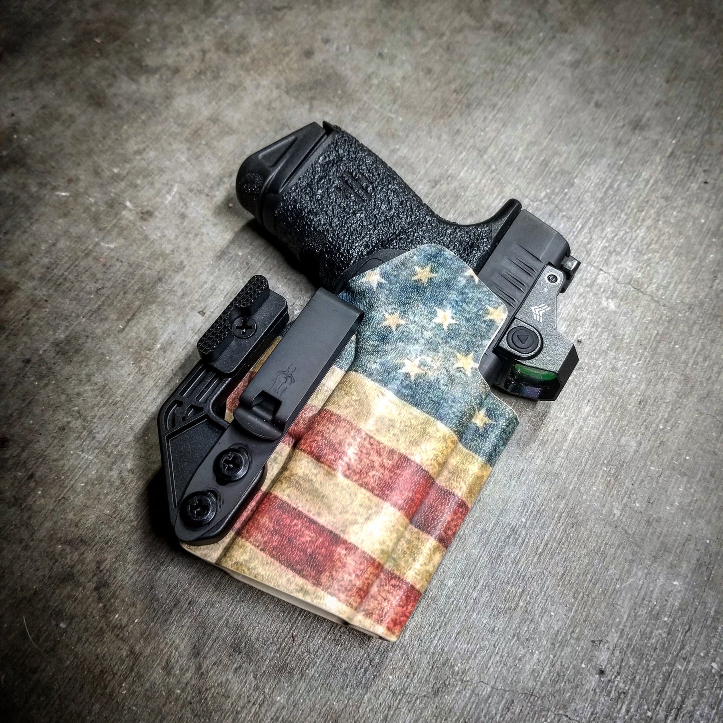 Hellcat Ambi-Tuck Distressed Flag